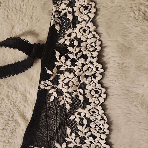 WACOAL BRA BLACK AND CREAM LACE SIZE 38D. - Picture 8 of 10